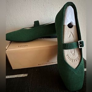 VIVAIA Margot Mary-Jane Flats (NWT)
